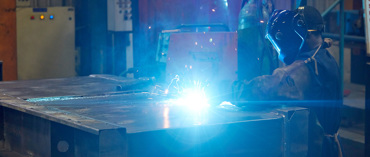 /media/3zzdz1bk/mantrac_services_warranty_hero_v1.jpg?width=370
